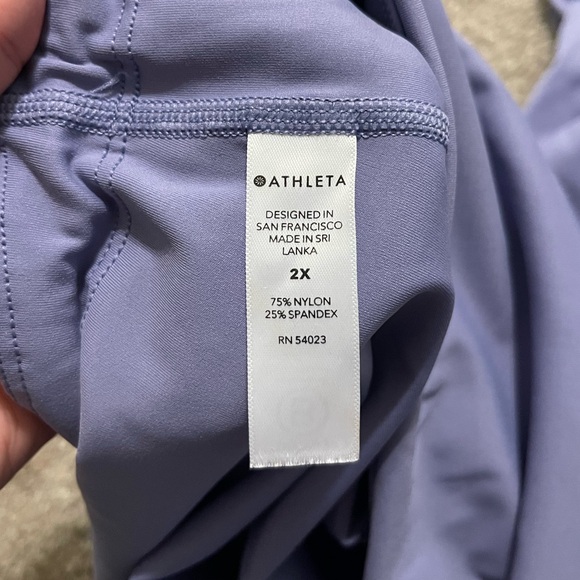 Women’s Athleta Ultimate Stash Pocket Capri Leggings Dusty Dusk Purple Size 2X - Picture 9 of 10